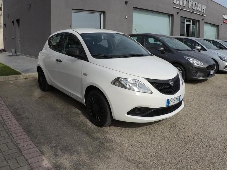 Lancia Ypsilon 1.0 Firefly 70cv Hybrid Silver 